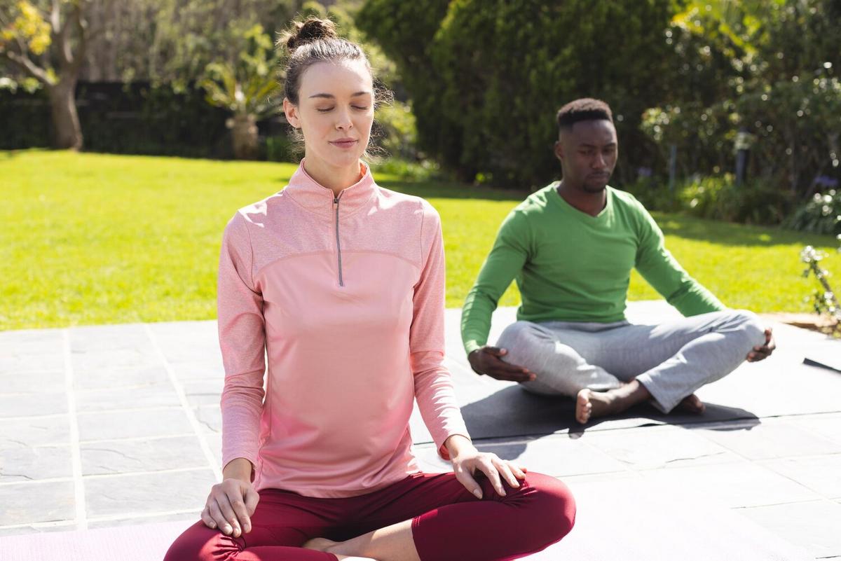 Combating Anxiety: Natural Remedies and Professional Treatments